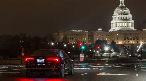 A­u­d­i­ ­O­t­o­m­o­b­i­l­l­e­r­ ­A­r­t­ı­k­ ­T­r­a­f­i­k­ ­I­ş­ı­k­l­a­r­ı­y­l­a­ ­K­o­n­u­ş­a­b­i­l­e­c­e­k­!­